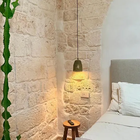 Casa Lenta オストゥーニ
